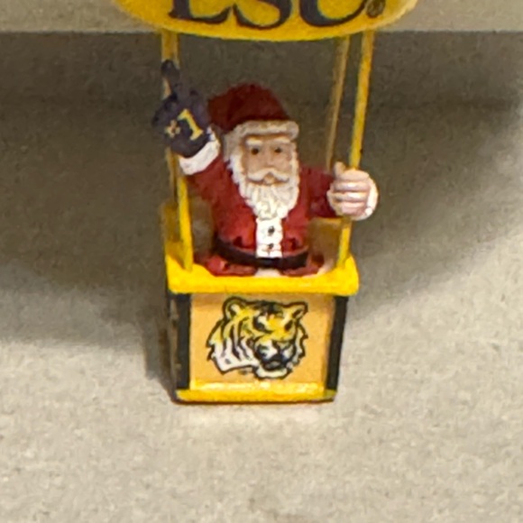 LSU Tigers 2003 Danbury Mint Victory Balloon Christmas Ornament - Picture 5 of 6